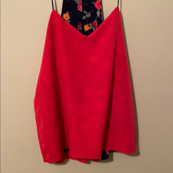 Floral tank - Picture 2 of 2